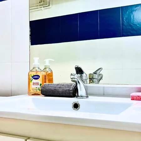 Apartman Parentheses Marine - Front De *