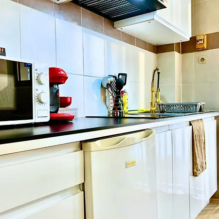 Parentheses Marine - Front De Apartman *