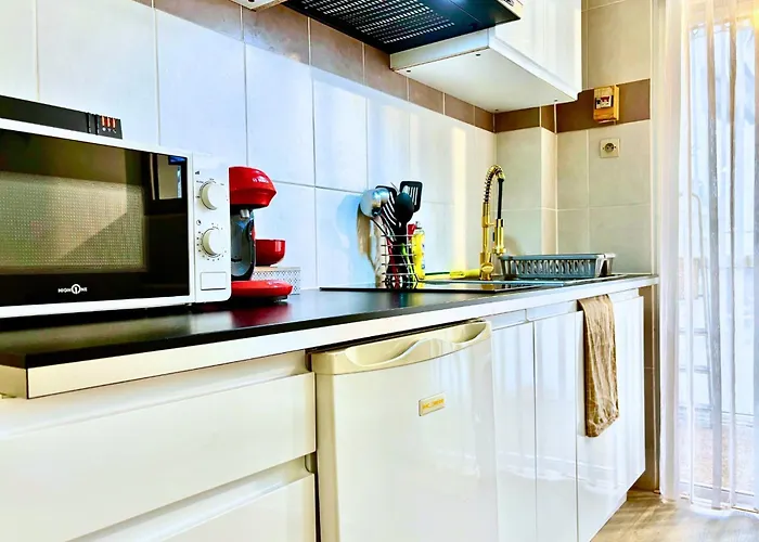 Parentheses Marine - Front De Lägenhet *